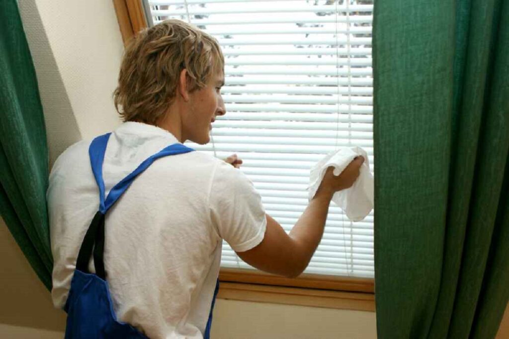 Profesjonalne czyszczenie rolet